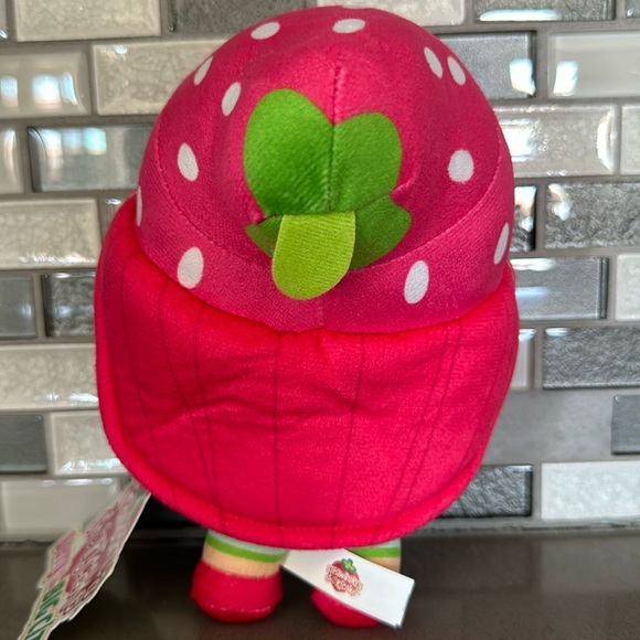 Strawberry Shortcake: Berry In The Big City Plush / Limited Edition Kawaii / NEW - Picture 7 of 16